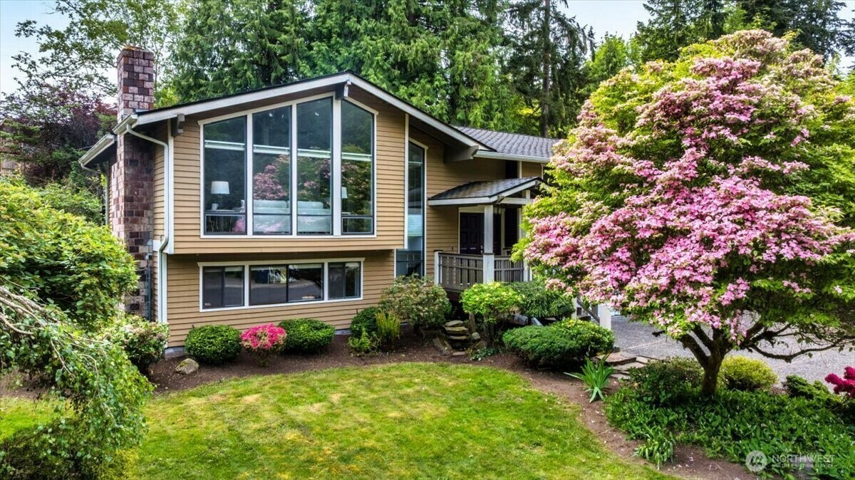 Property Photo: 11623 NE 103rd Place WA 98033