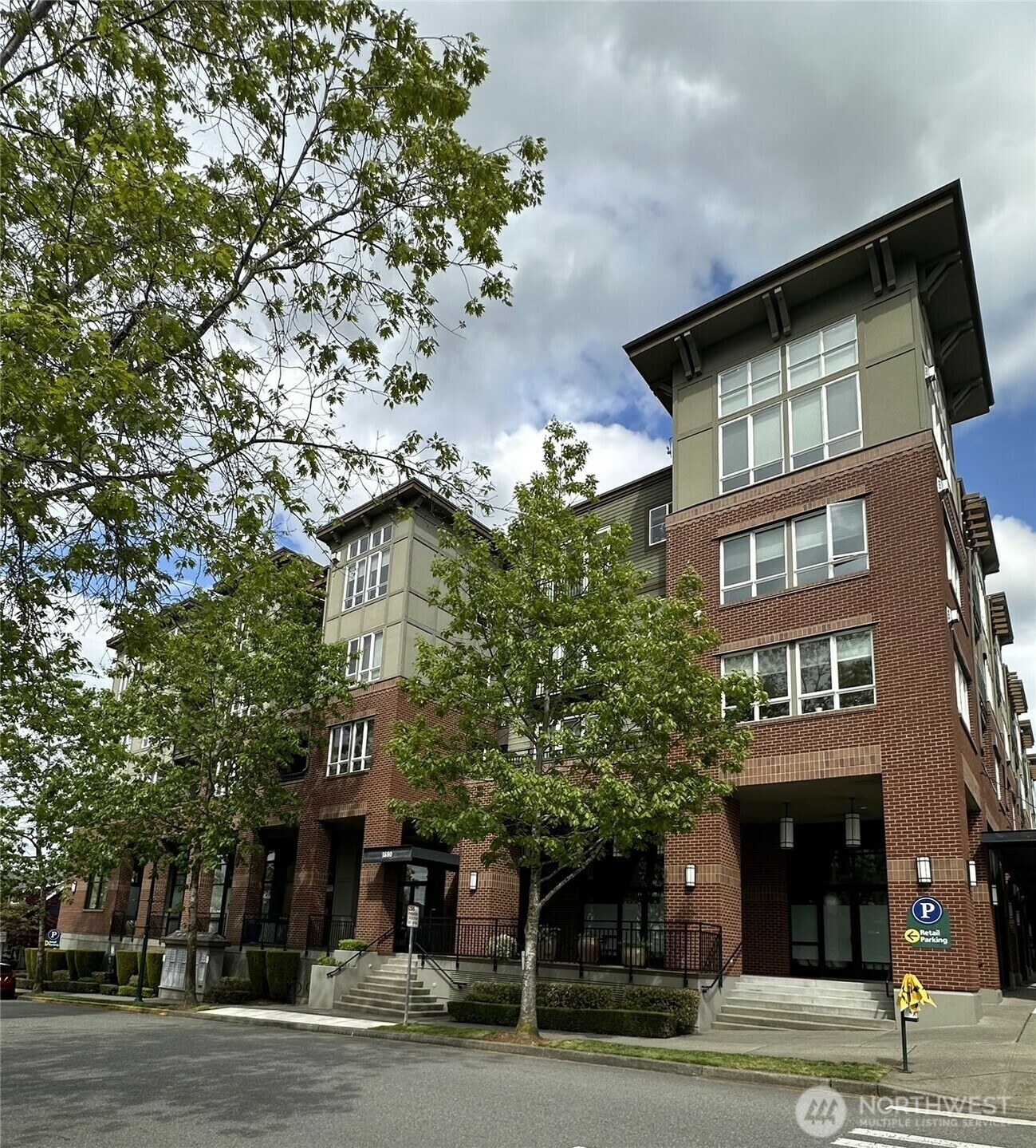 Property Photo: 1880 25th Avenue NE 303 WA 98029