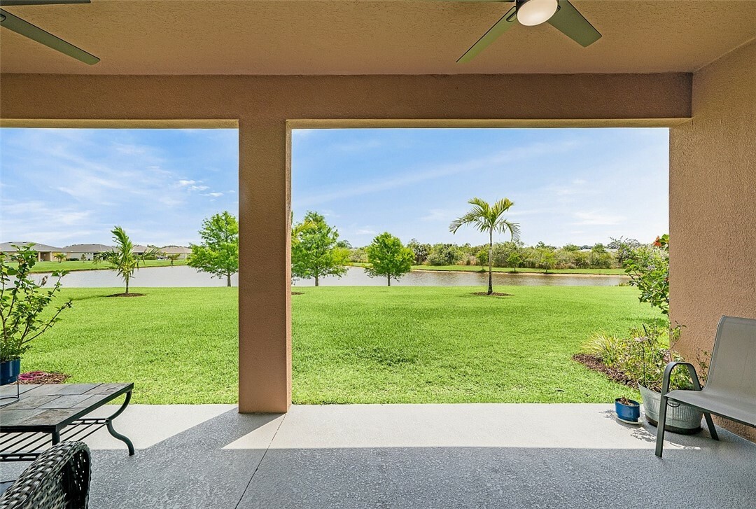 Property Photo: 2158 Hawk River Drive SW FL 32962