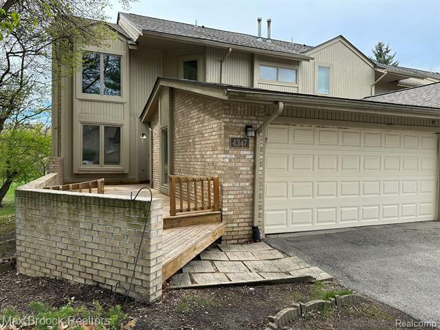 4347 Foxpointe Drive  West Bloomfield Twp MI 48323 photo