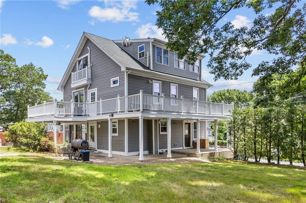 Property Photo:  4 Sherwood Avenue  RI 02911 