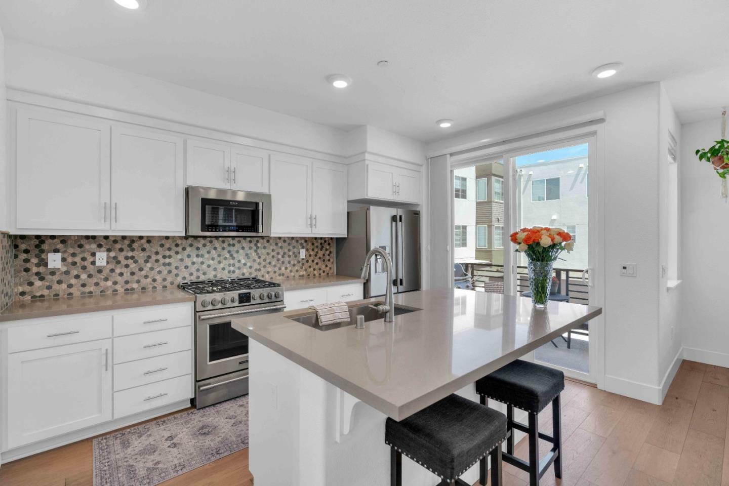 Property Photo: 29255 Hub Court CA 94544