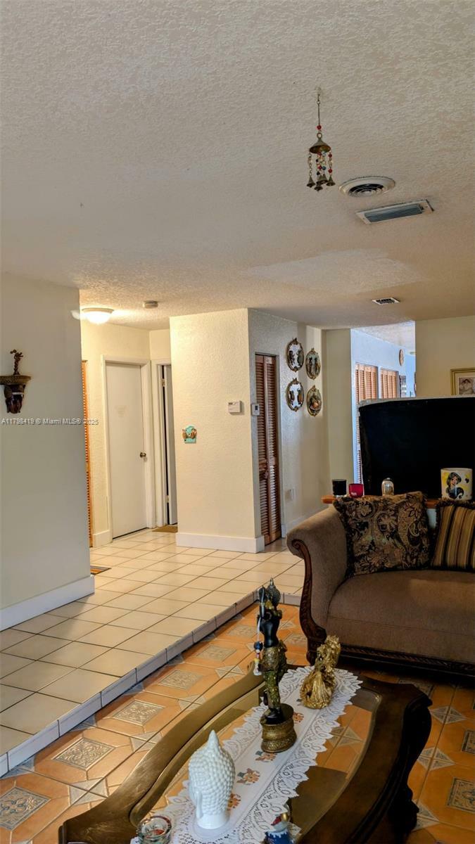 Property Photo: 7517 N Augusta Dr FL 33015