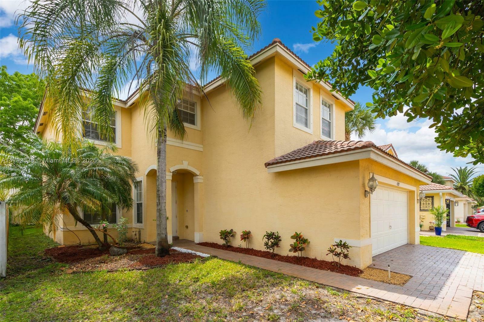 Property Photo: 4287 SW 130th Ave FL 33027