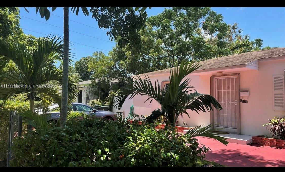 Property Photo: 6530 SW 58th Ave FL 33143