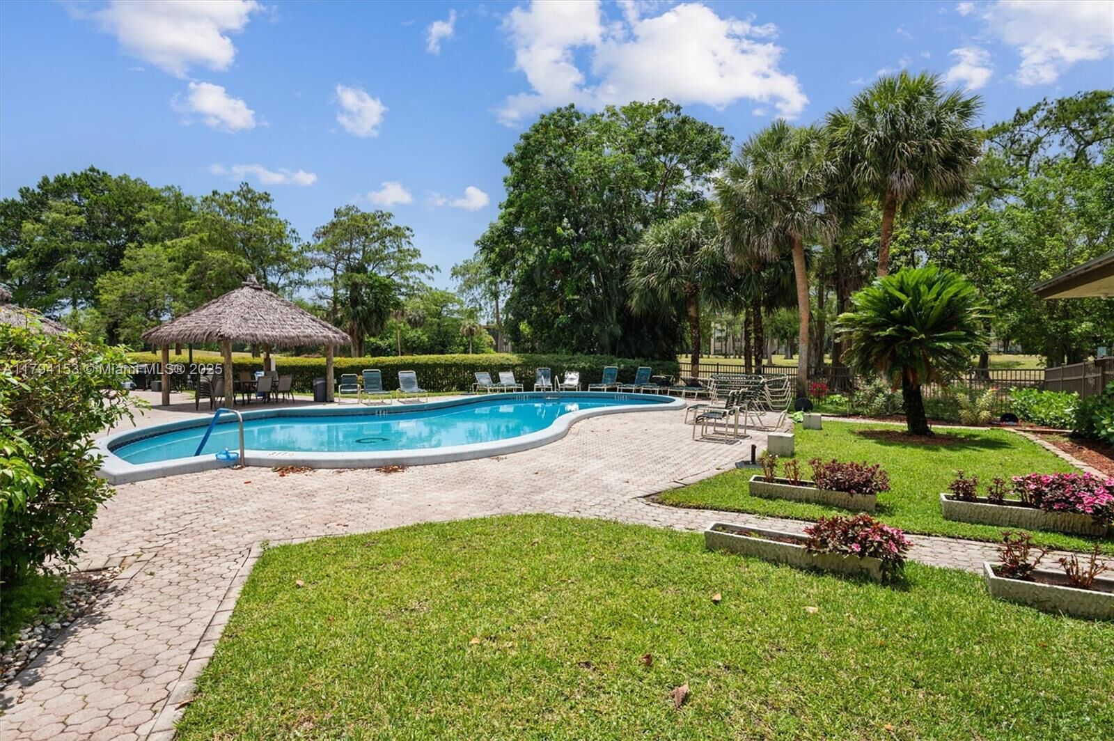 Property Photo:  6020 NW 44th St 309  FL 33319