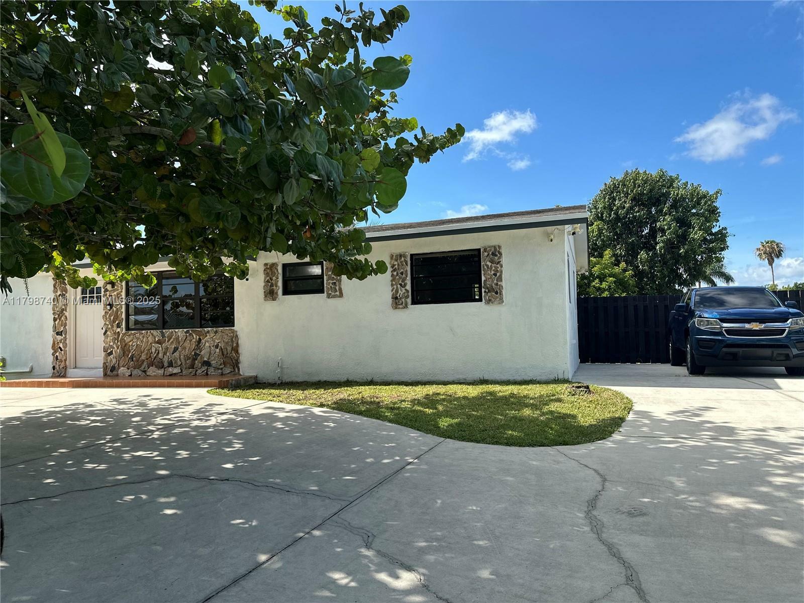 Property Photo:  14380 SW 296th St  FL 33033 