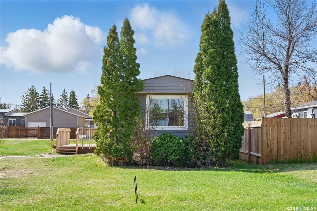 Property Photo: 307 Clover Avenue SK S0K 1E0
