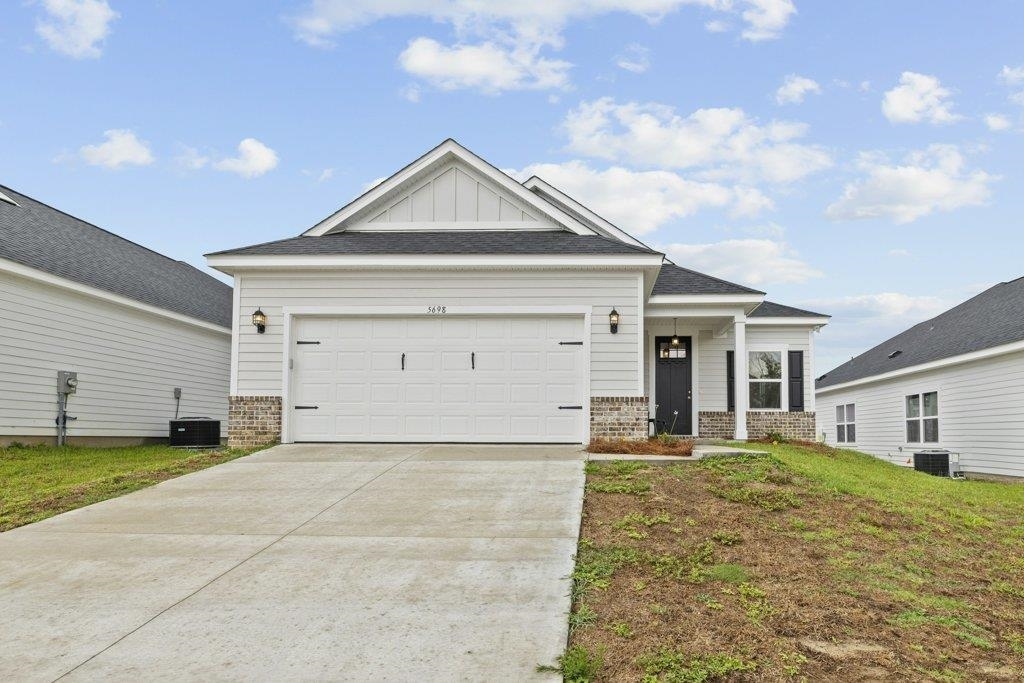 Property Photo: 5698 Pinebarren Road FL 32303