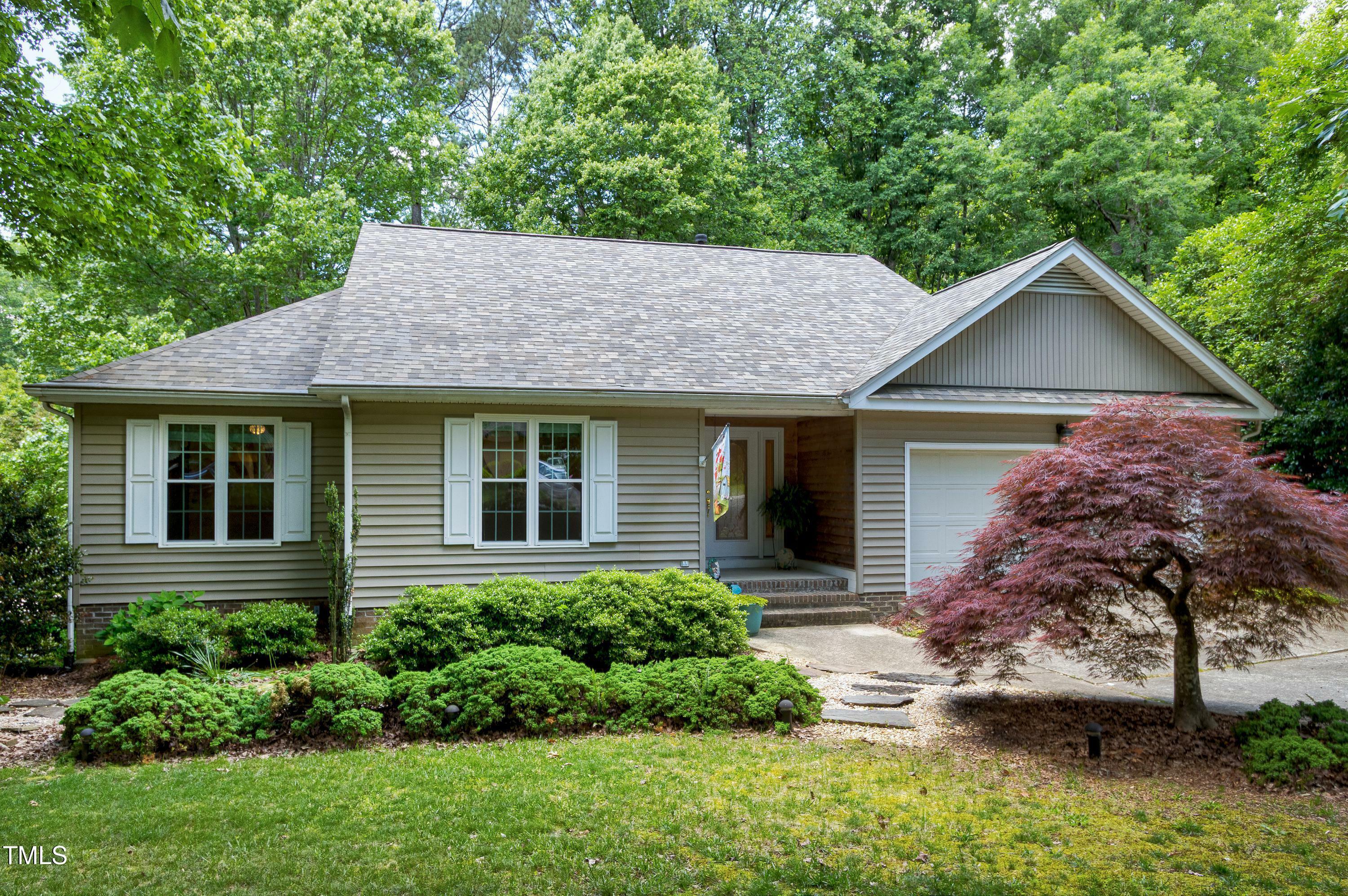 Property Photo: 1416 Dunbar Court NC 27511