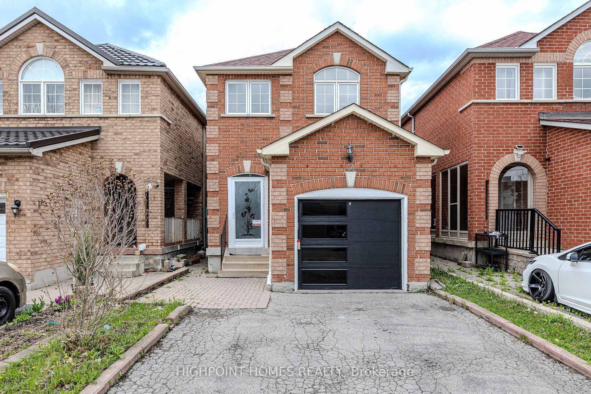 Property Photo: 44 Brando Avenue E ON L3S 4K9
