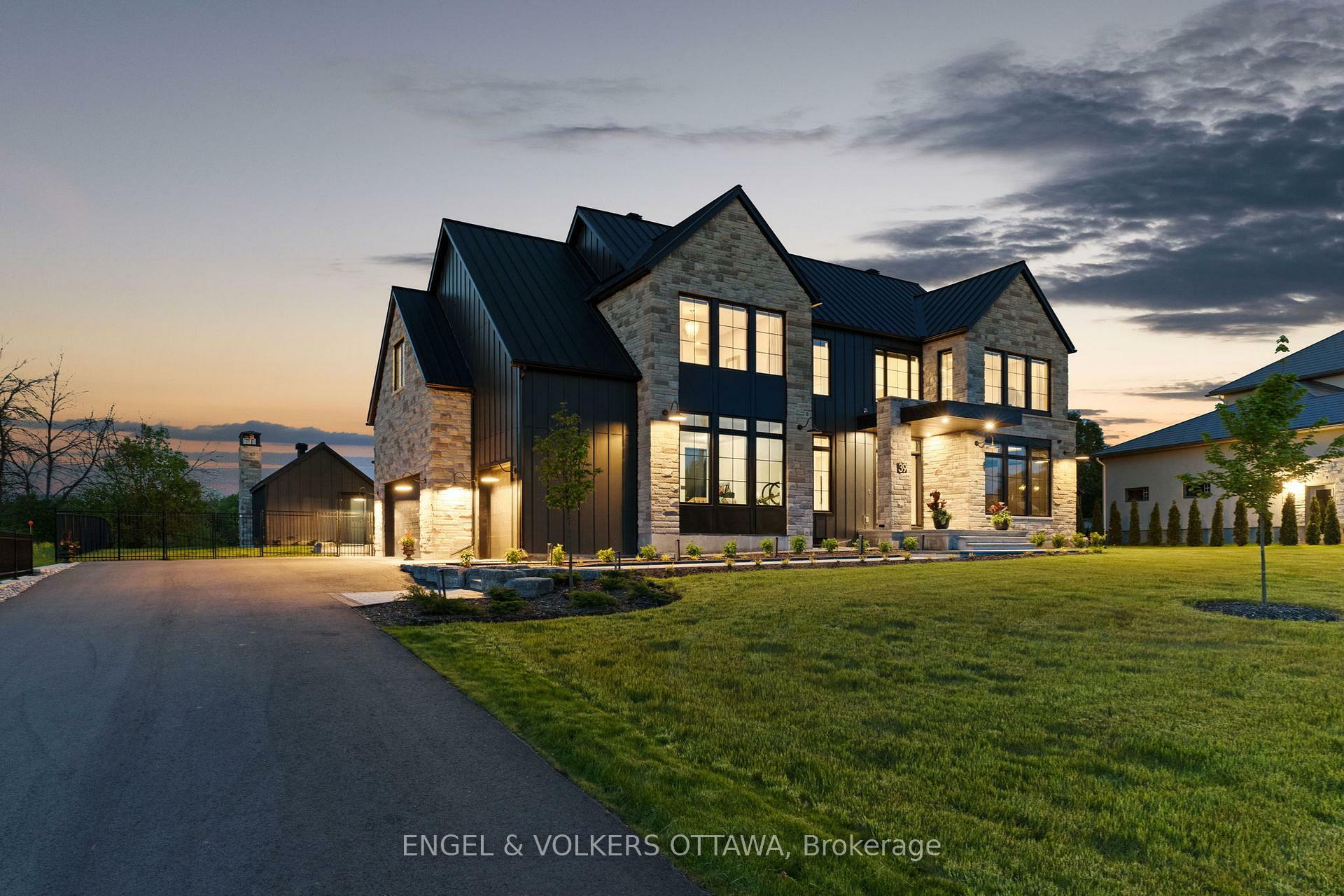 Property Photo: 39 Winding Way ON K2C 3H1