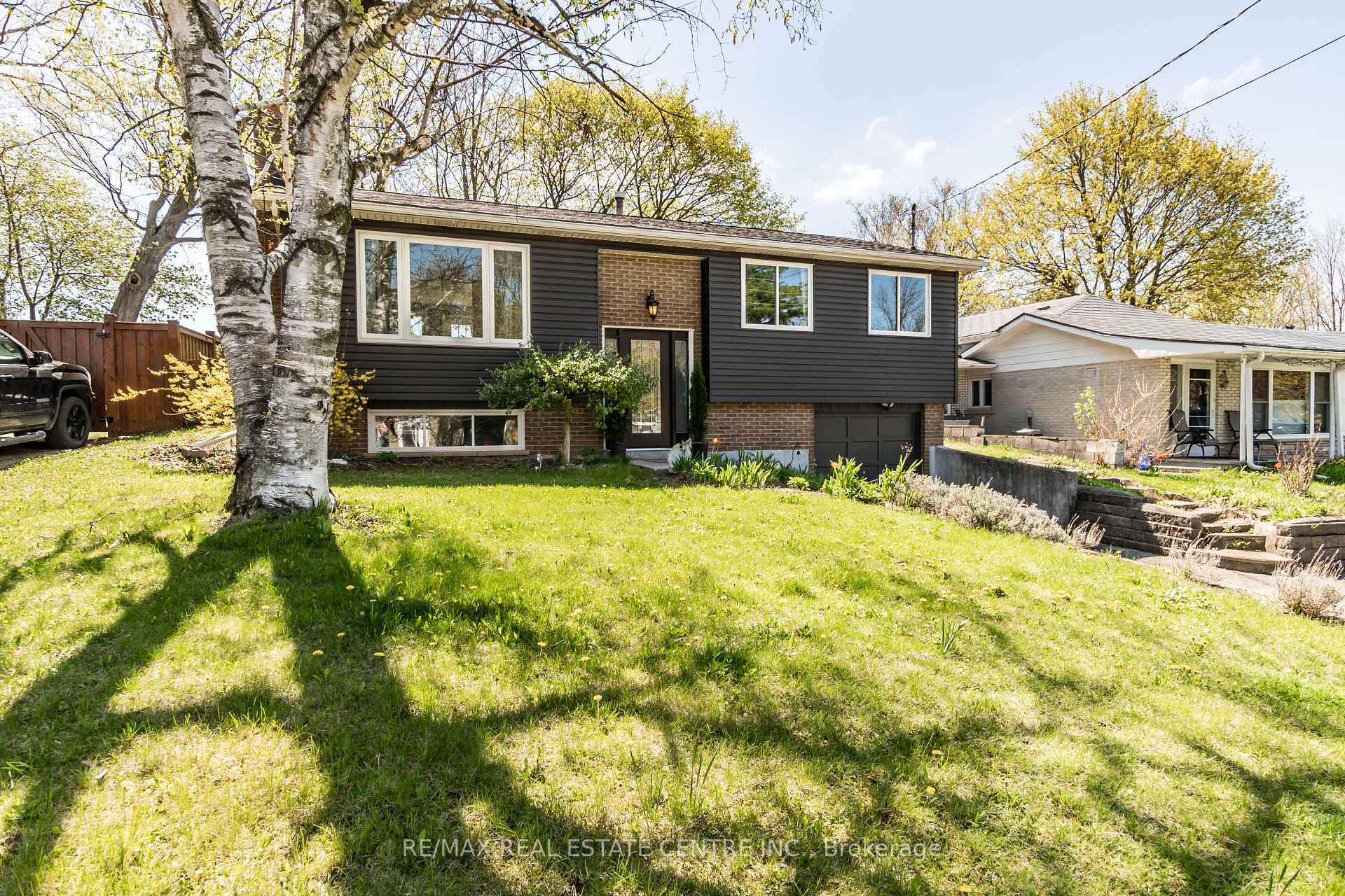12 Cobblehill Road  Halton Hills ON L7J 1N9 photo