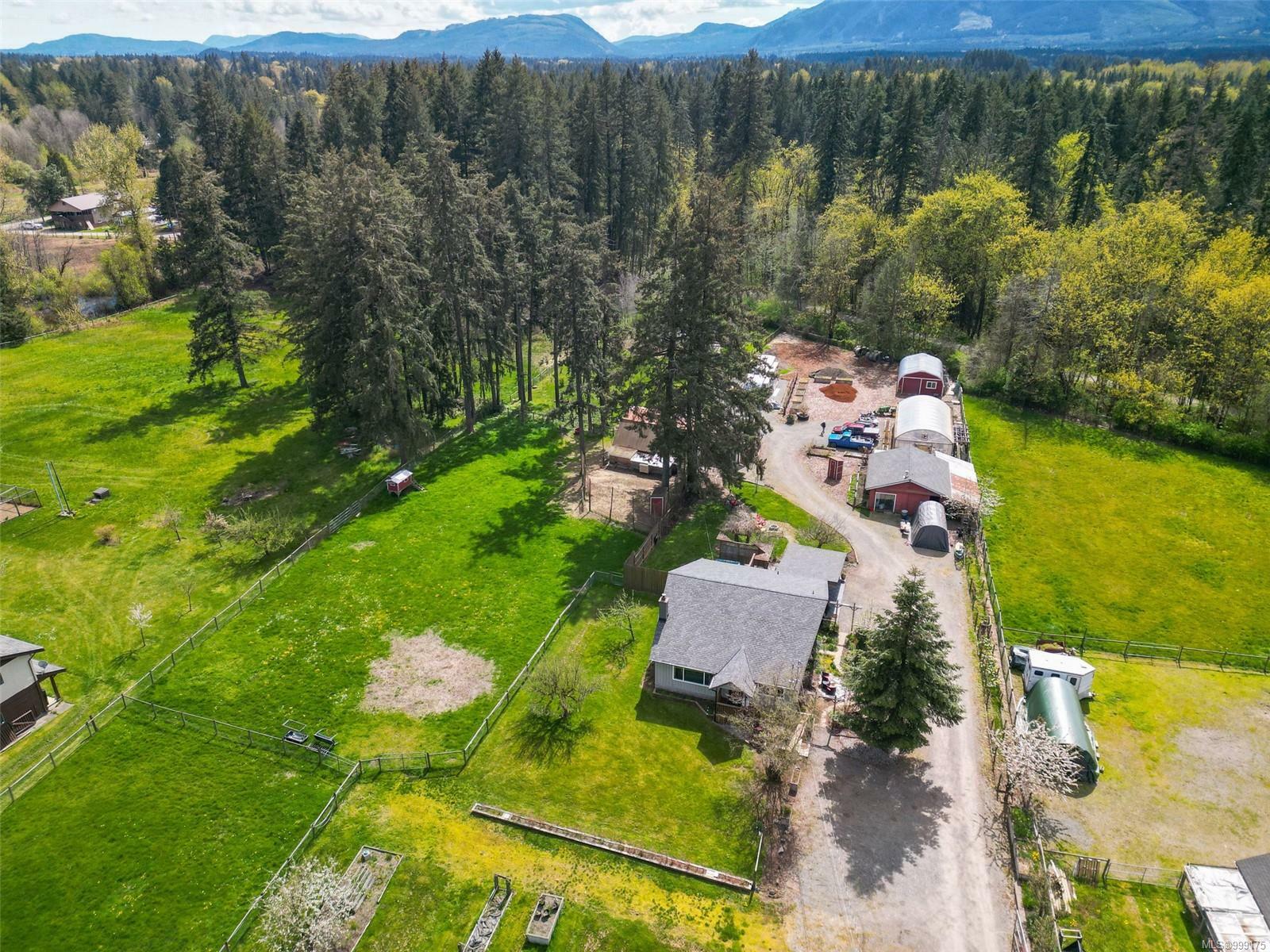 Photo de la propriété: 3574 Cowichan Lake Rd BC V9L 6K5