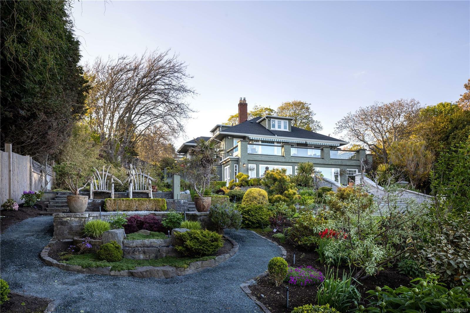 Property Photo: 261 King George Terr BC V8S 2J8