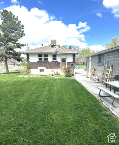 Property Photo: 624 E 11900 S UT 84020