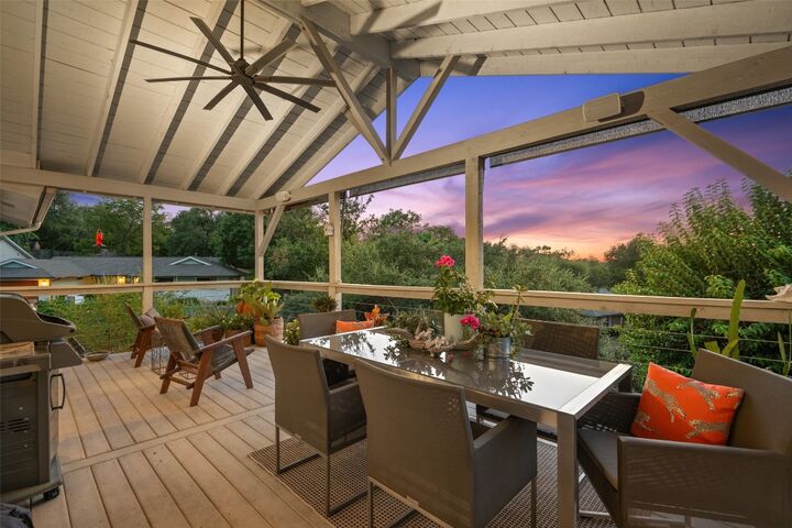 Property Photo: 8900 Rockcrest Drive TX 78759