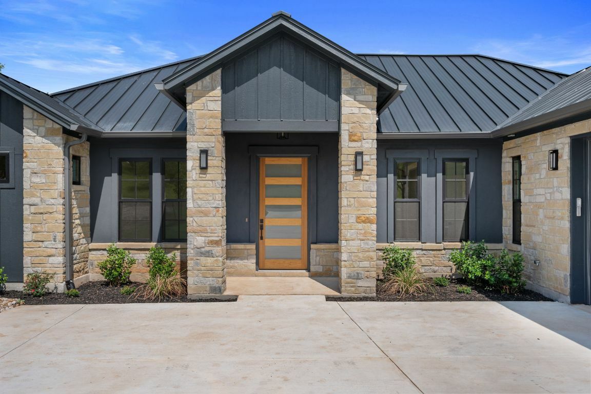 Property Photo: 310 Apache Tears TX 78657