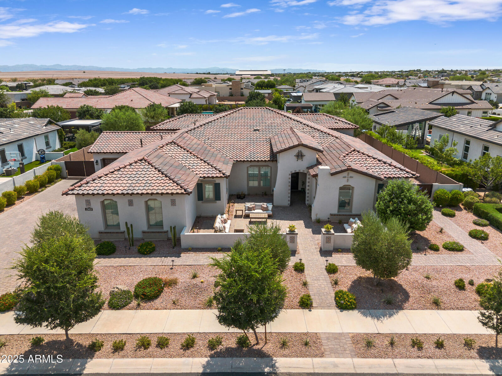 Property Photo: 25053 S 198th Place AZ 85142