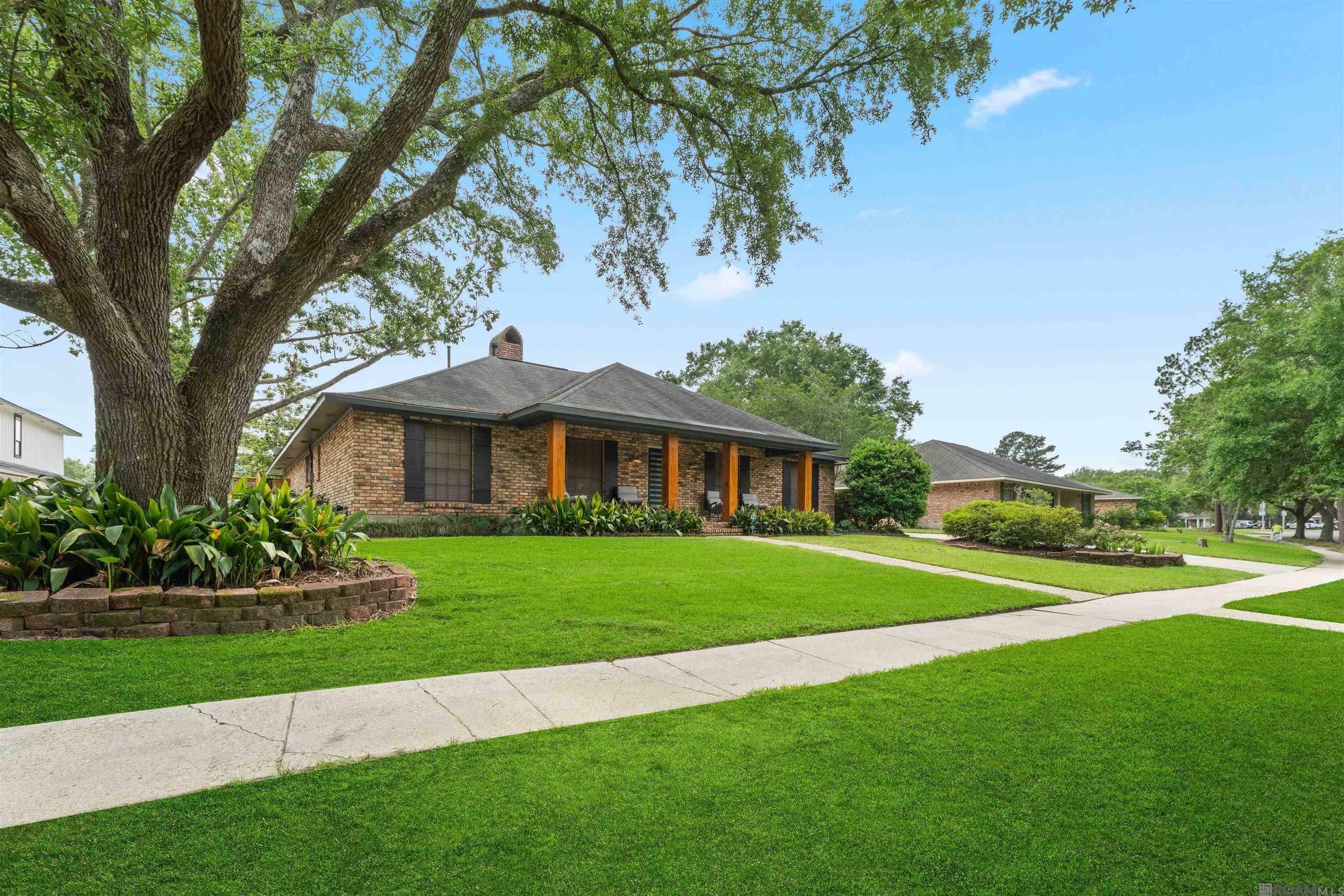 Property Photo: 6017 Hickory Ridge Bl LA 70817