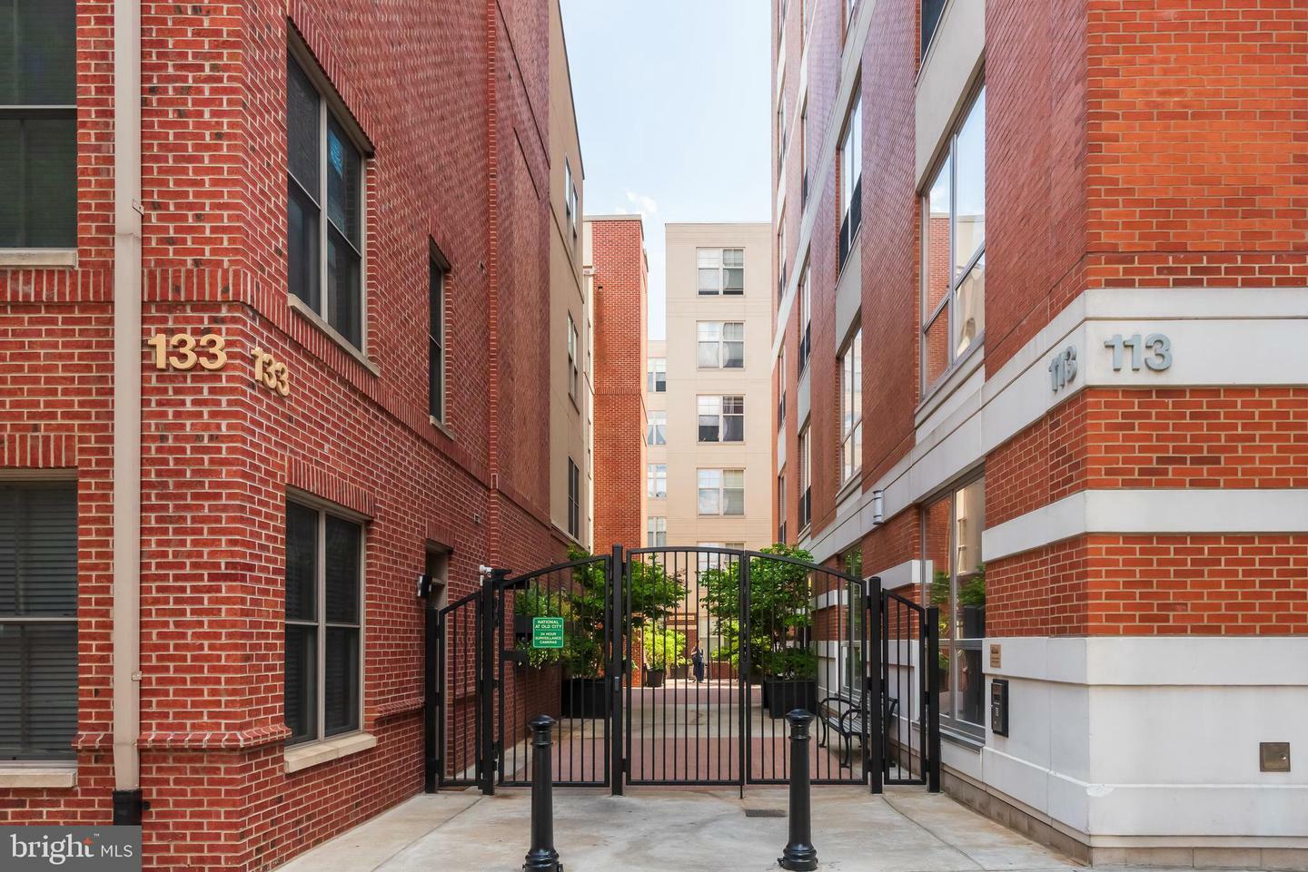 Property Photo: 133 N Bread Street J3 PA 19106