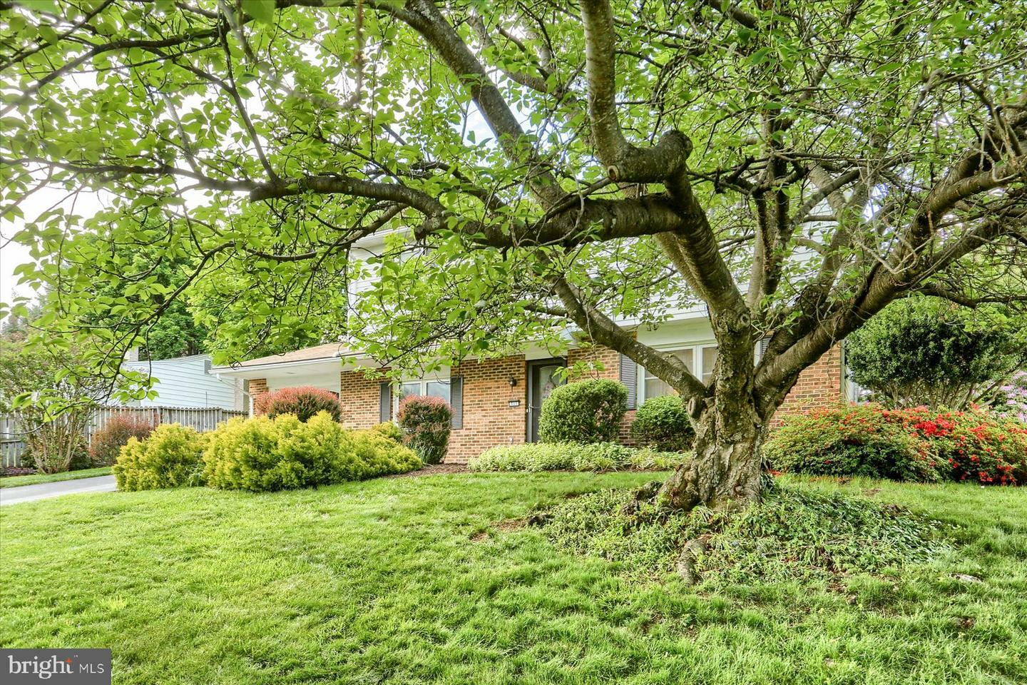 Property Photo: 515 Park Hills Drive PA 17055