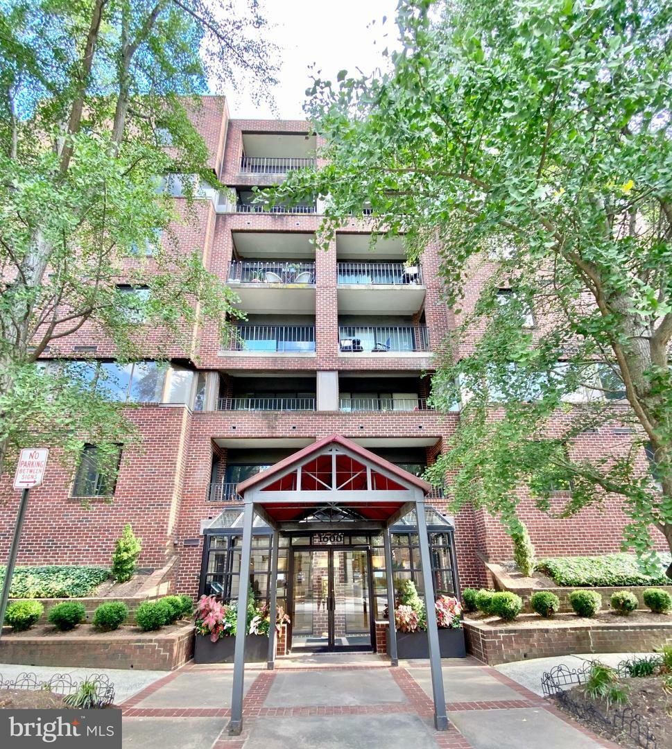 Property Photo: 1600 Prince Street 511 VA 22314