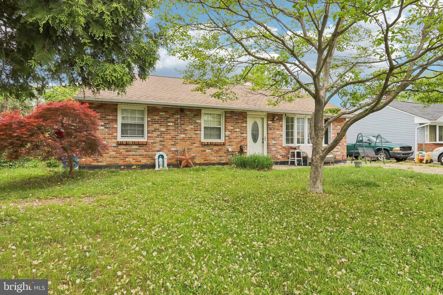 Property Photo: 2638 Bellview Drive PA 19020