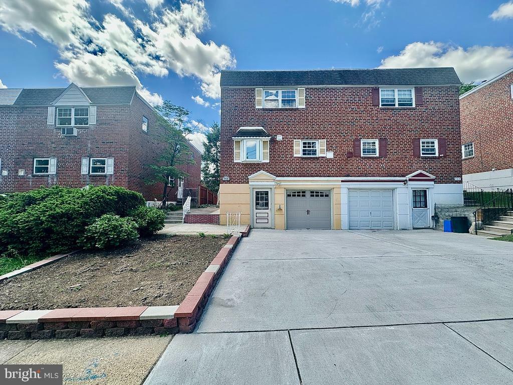746 Susquehanna Road  Philadelphia PA 19111 photo