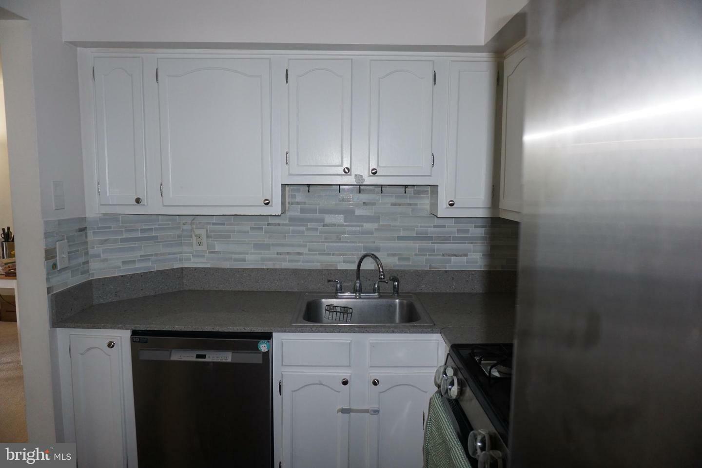 Property Photo: 106 Heritage Boulevard 6 NJ 08540