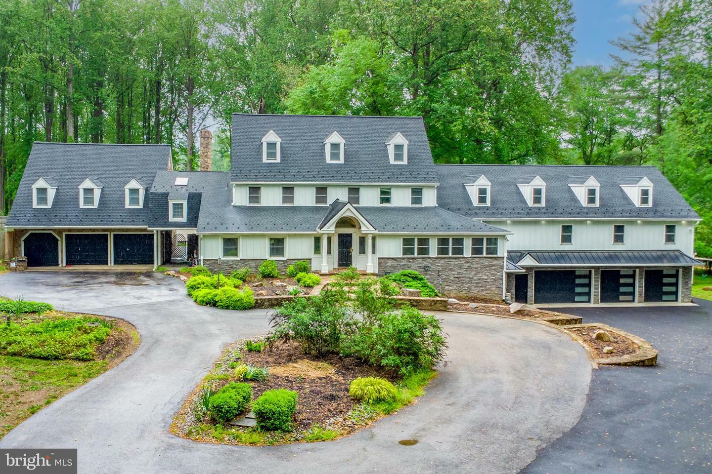 Property Photo: 16 Indian Way PA 19355