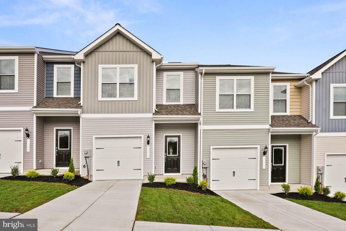 Property Photo: 32 Cranston Court WV 25419
