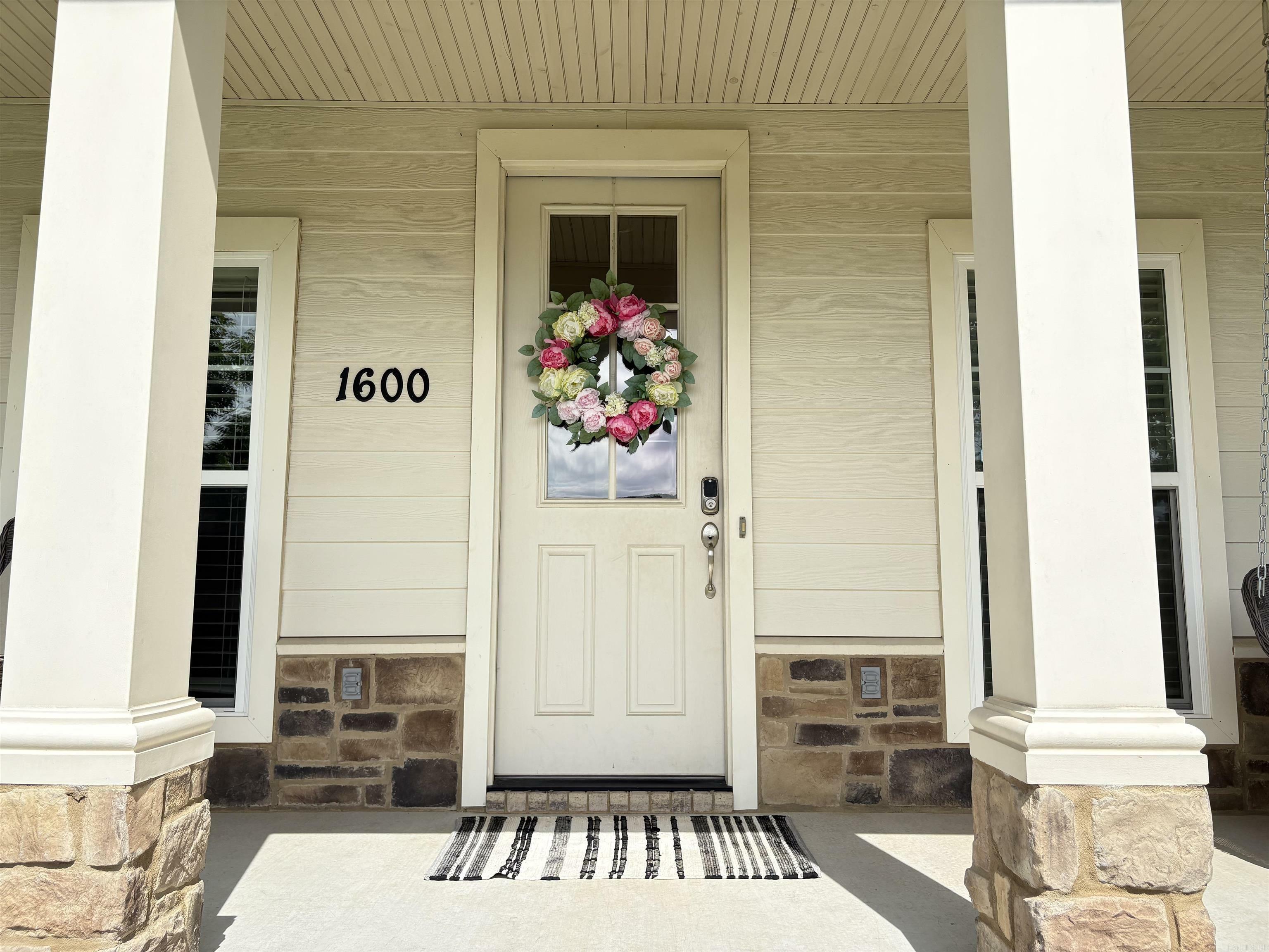 Property Photo: 1600 Winterbrook Drive AR 72034-1111