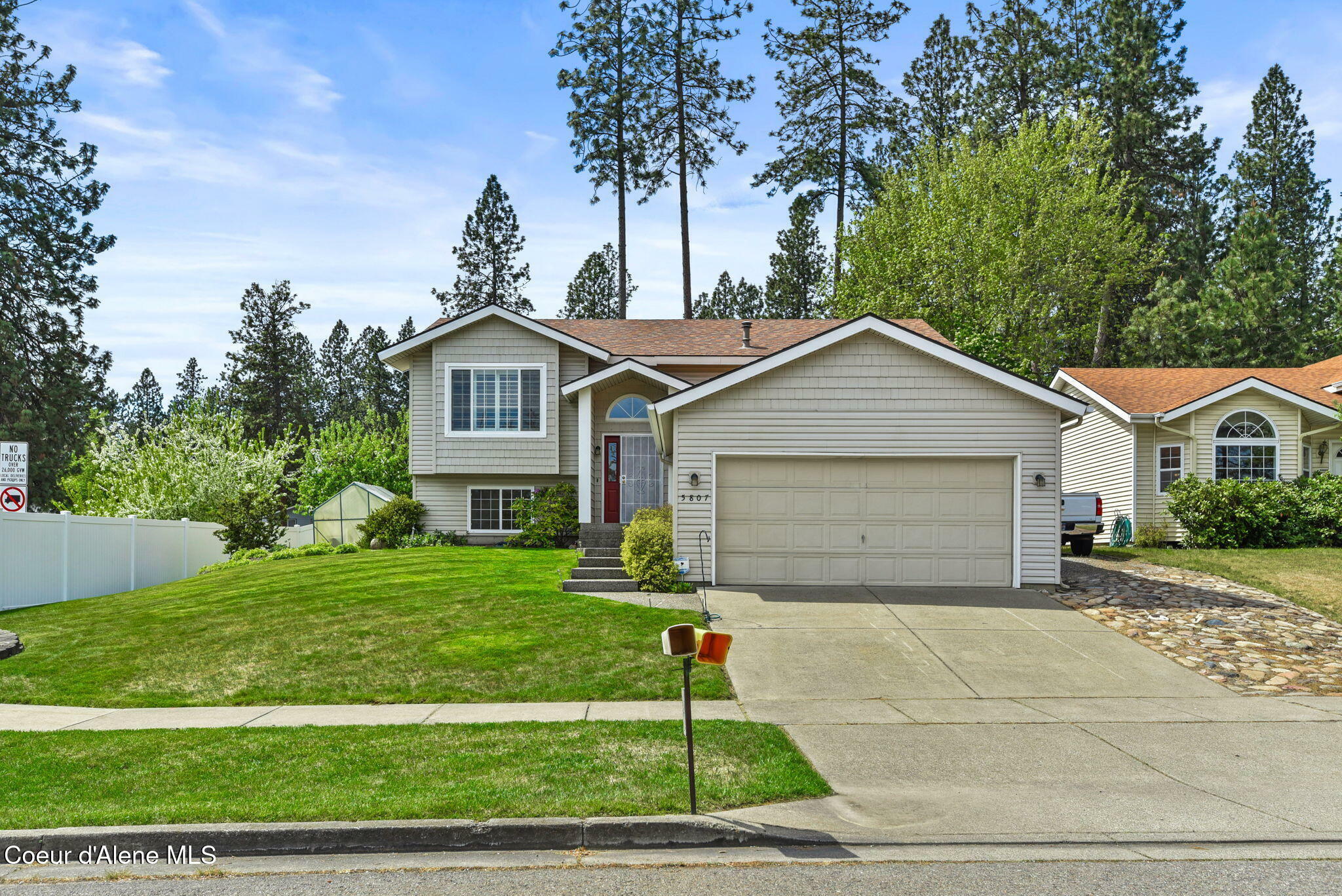 Property Photo: 5807 N Silver Pines Ct ID 83815