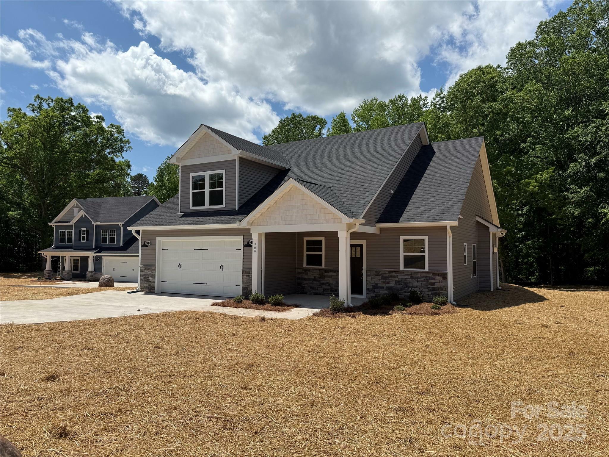 Property Photo: 908 Westminster Drive NC 28677