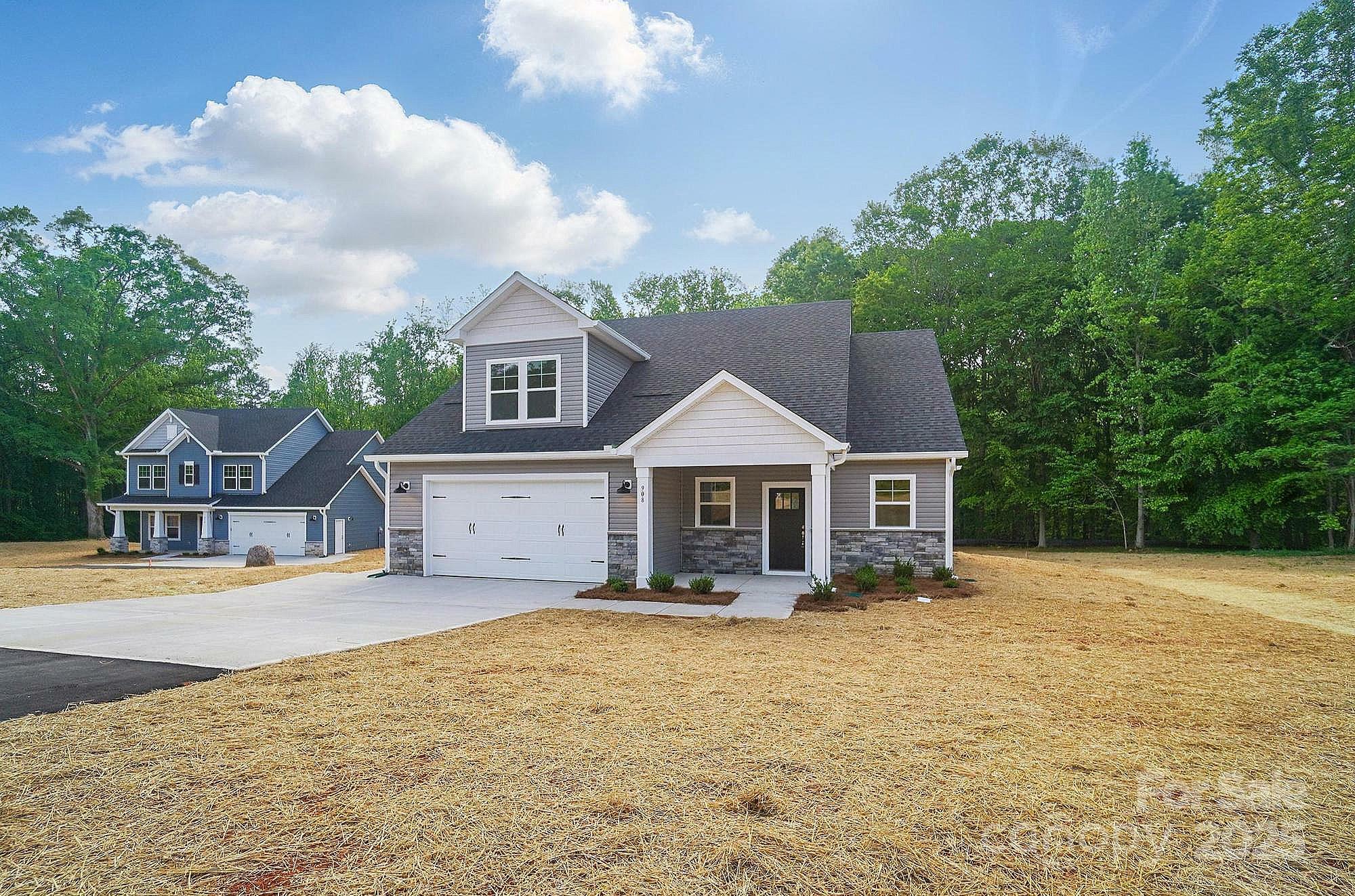 Property Photo: 908 Westminster Drive NC 28677