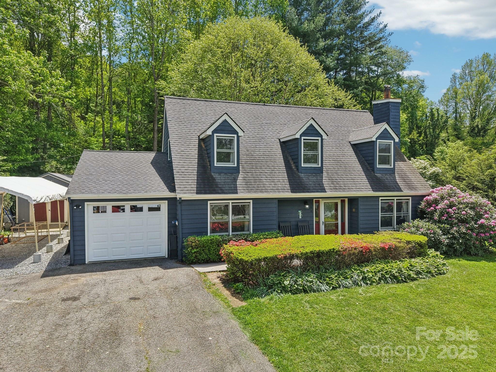 Property Photo: 164 Farley Street NC 28786