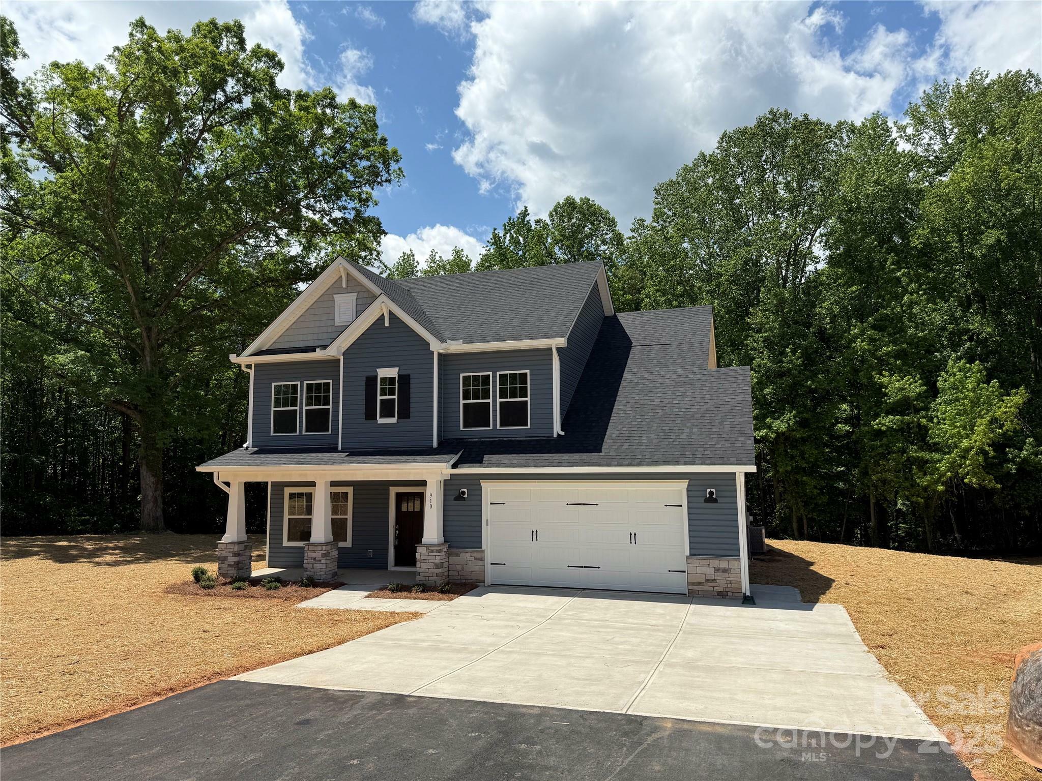 Property Photo: 910 Westminster Drive NC 28677