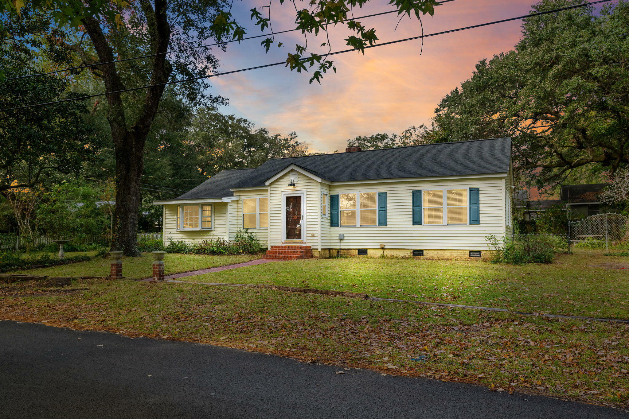 Property Photo: 2128 Golfview Drive SC 29412