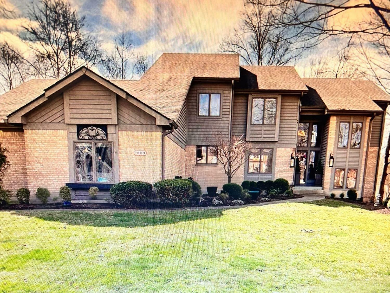 Property Photo: 1009 Highpoint Drive OH 45066