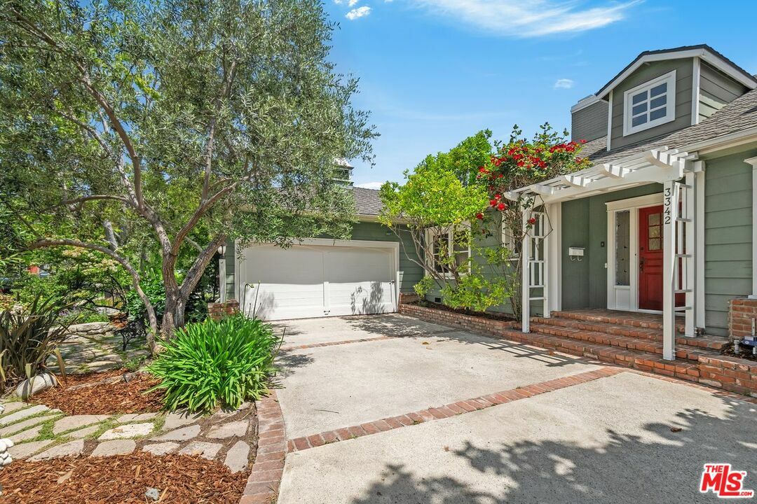 Property Photo: 3342 Barbydell Dr CA 90064