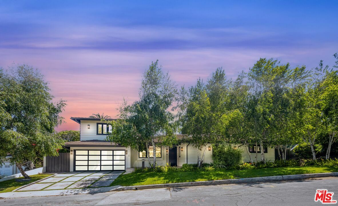 Property Photo:  12120 Travis St  CA 90049 