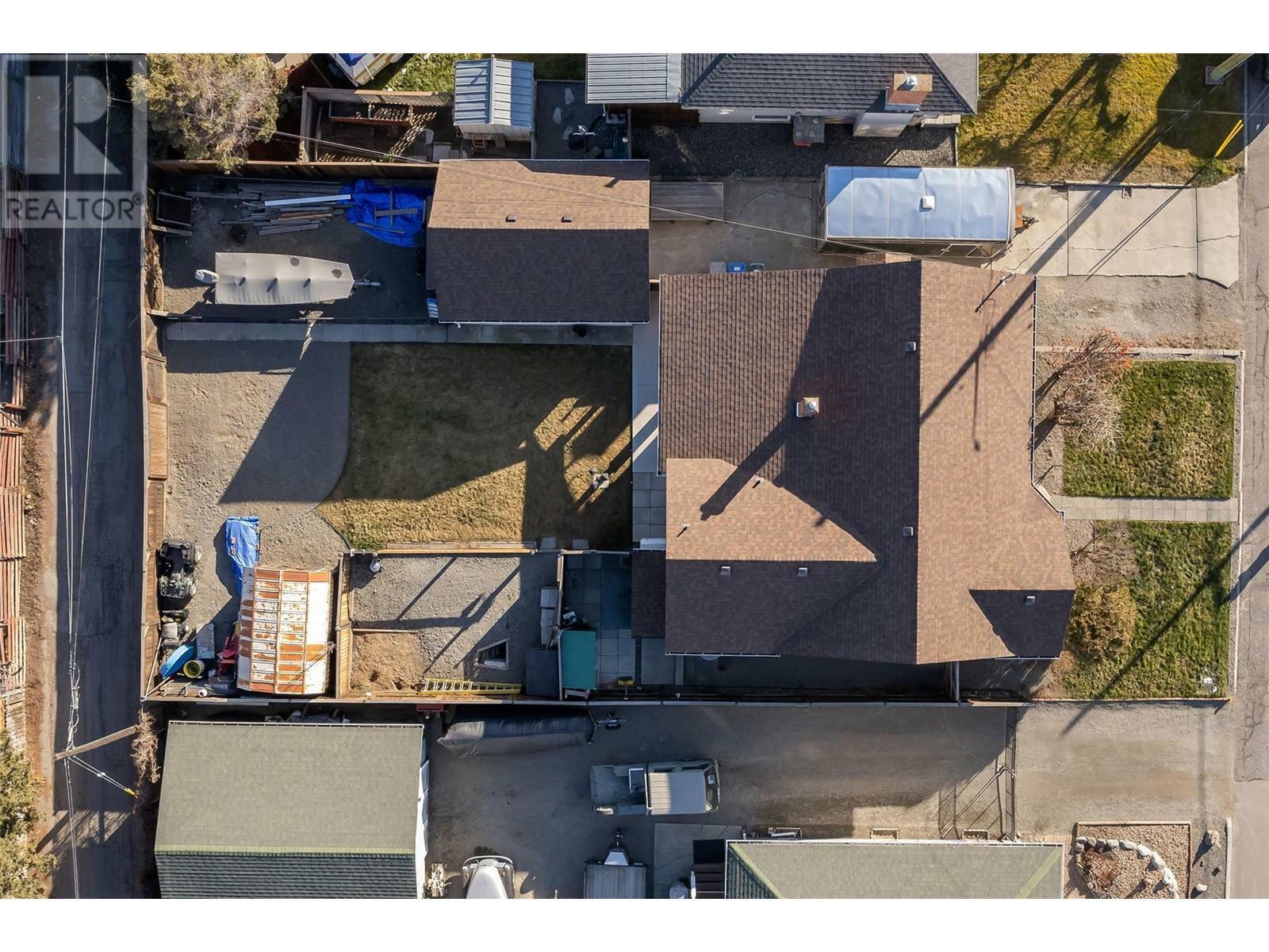 Property Photo: 550 Linden Avenue BC V2B 2N6