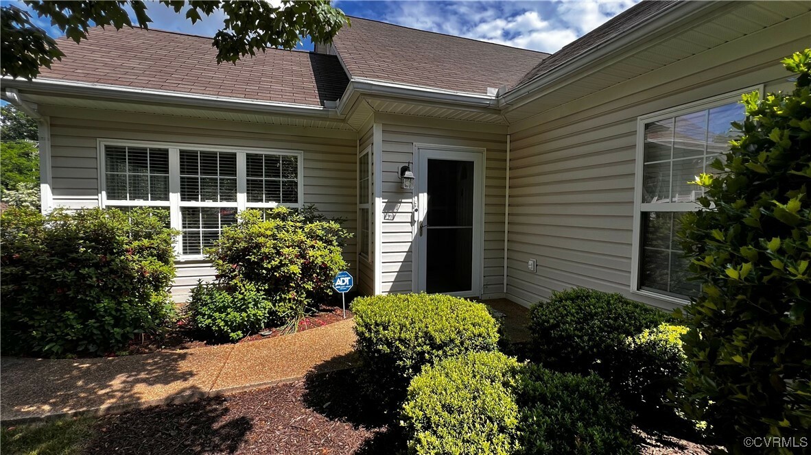Property Photo: 7211 Norwood Pond Court VA 23112