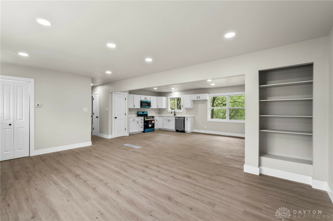 Property Photo: 721 E 3rd Street OH 45385