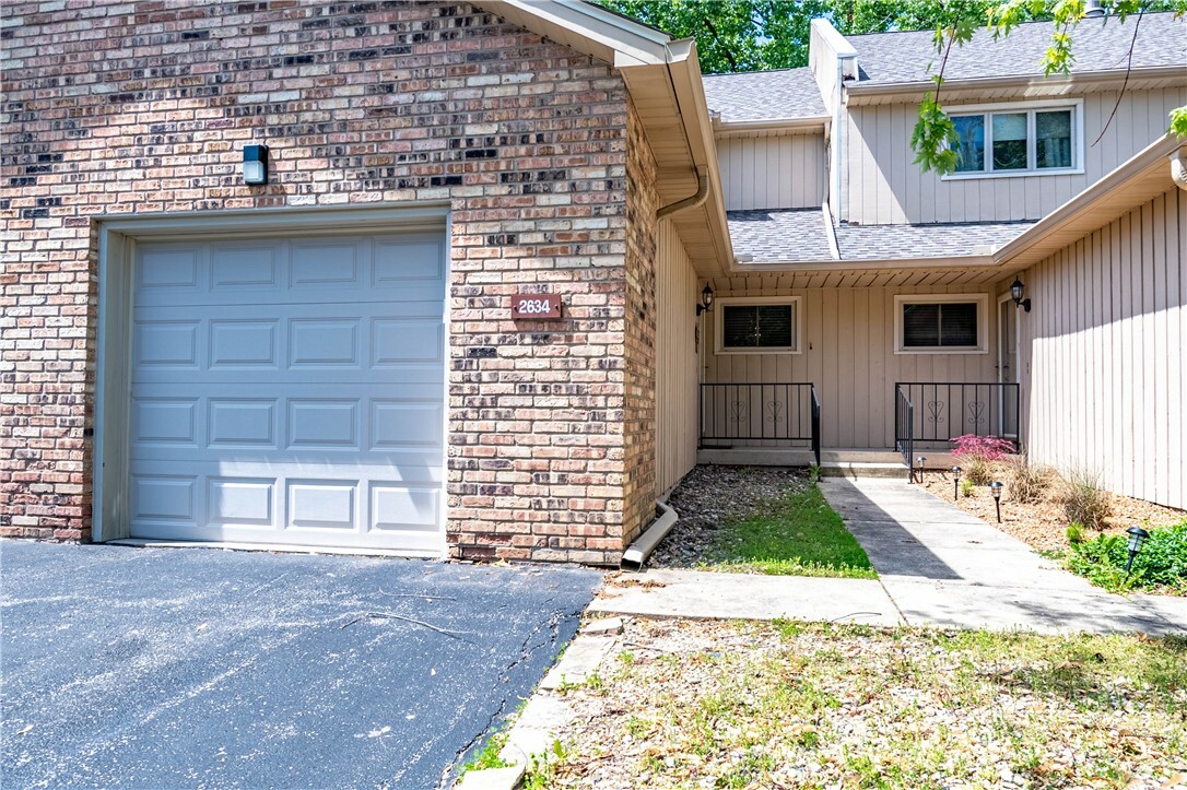 2634 S Forrest Green Drive  Decatur IL 62521 photo