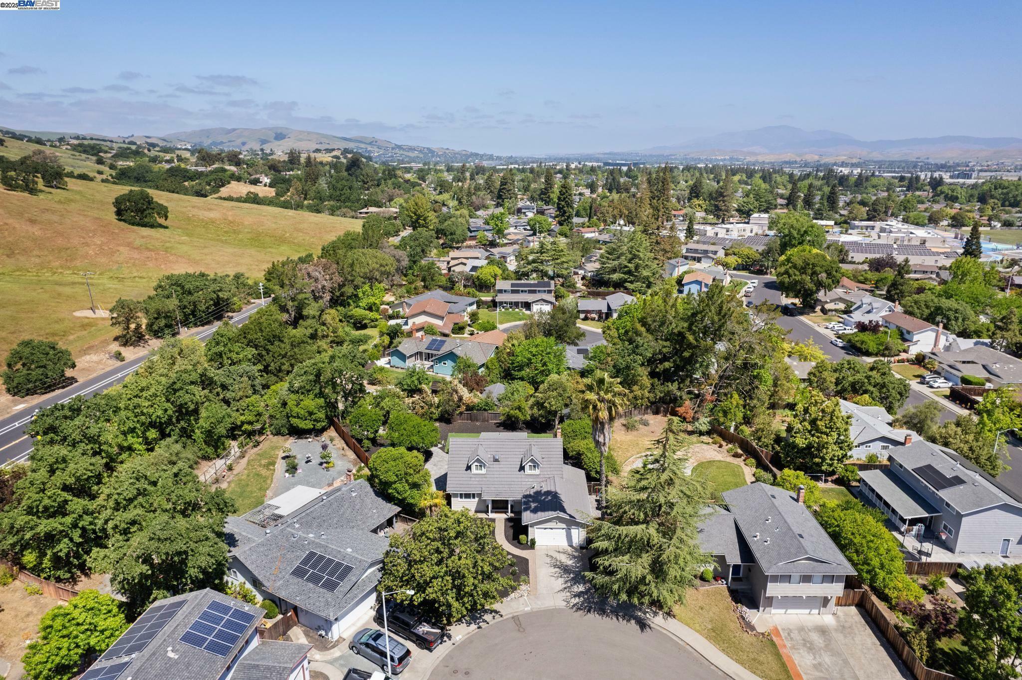 Property Photo: 7963 Cherrywood Ct CA 94588