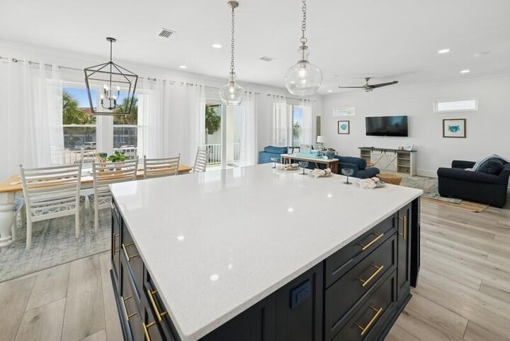 Property Photo:  1478 Seaside Circle  FL 32566