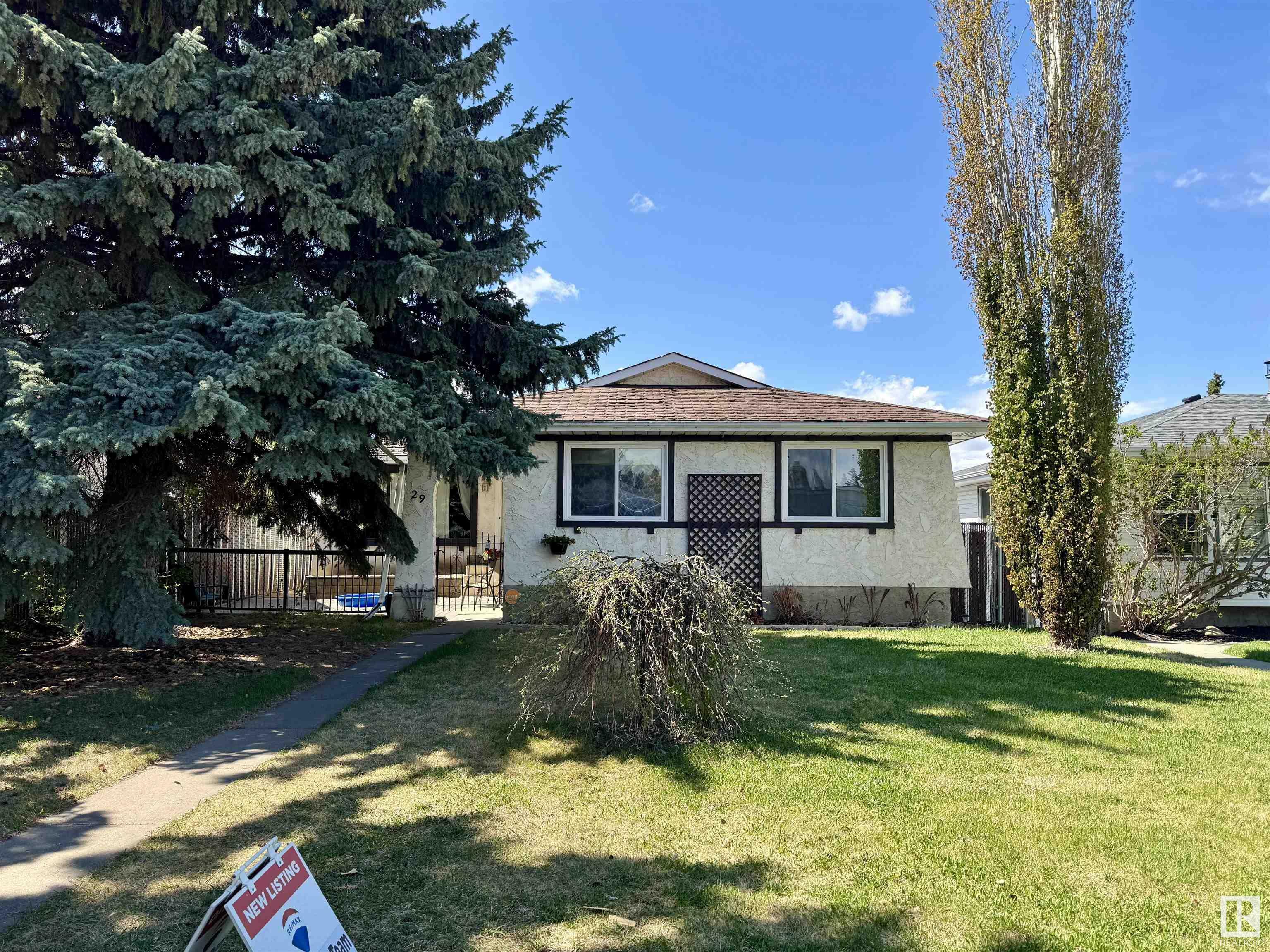 Photo de la propriété: 29 Beechmont Crescent AB T7X 1E8