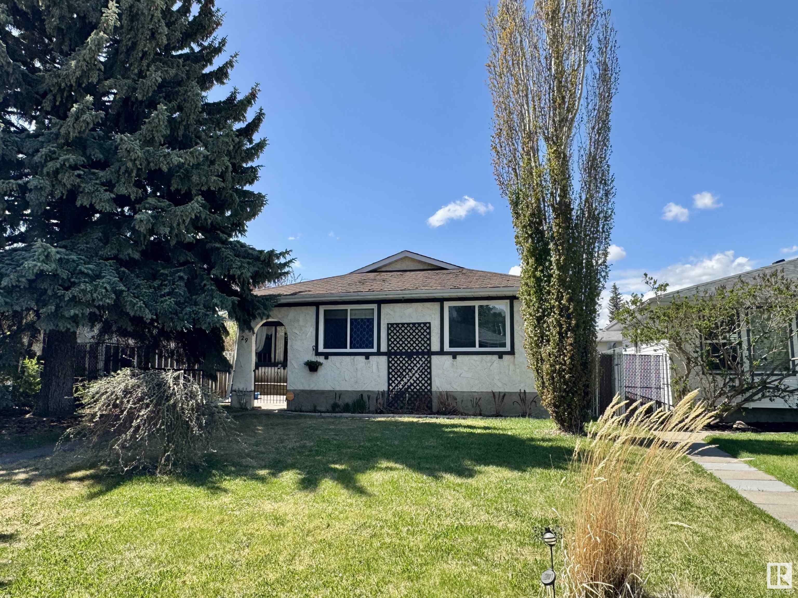 29 Beechmont Crescent  Spruce Grove AB T7X 1E8 photo